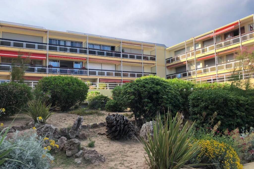 Charmant Studio Avec Terrasse Vue Mer A 50 M Sainte-Maxime Kültér fotó