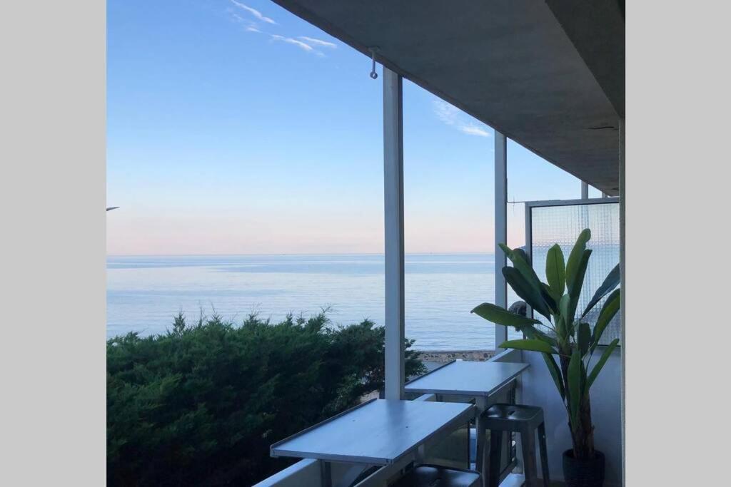 Charmant Studio Avec Terrasse Vue Mer A 50 M Sainte-Maxime Kültér fotó