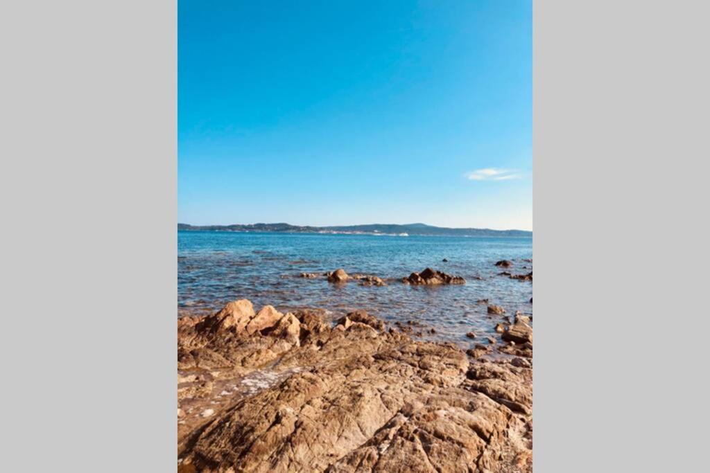 Charmant Studio Avec Terrasse Vue Mer A 50 M Sainte-Maxime Kültér fotó