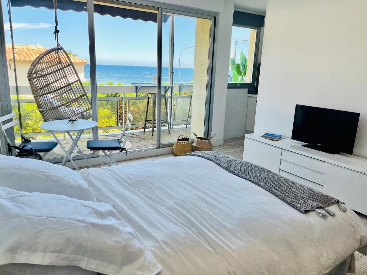 Charmant Studio Avec Terrasse Vue Mer A 50 M Sainte-Maxime Kültér fotó
